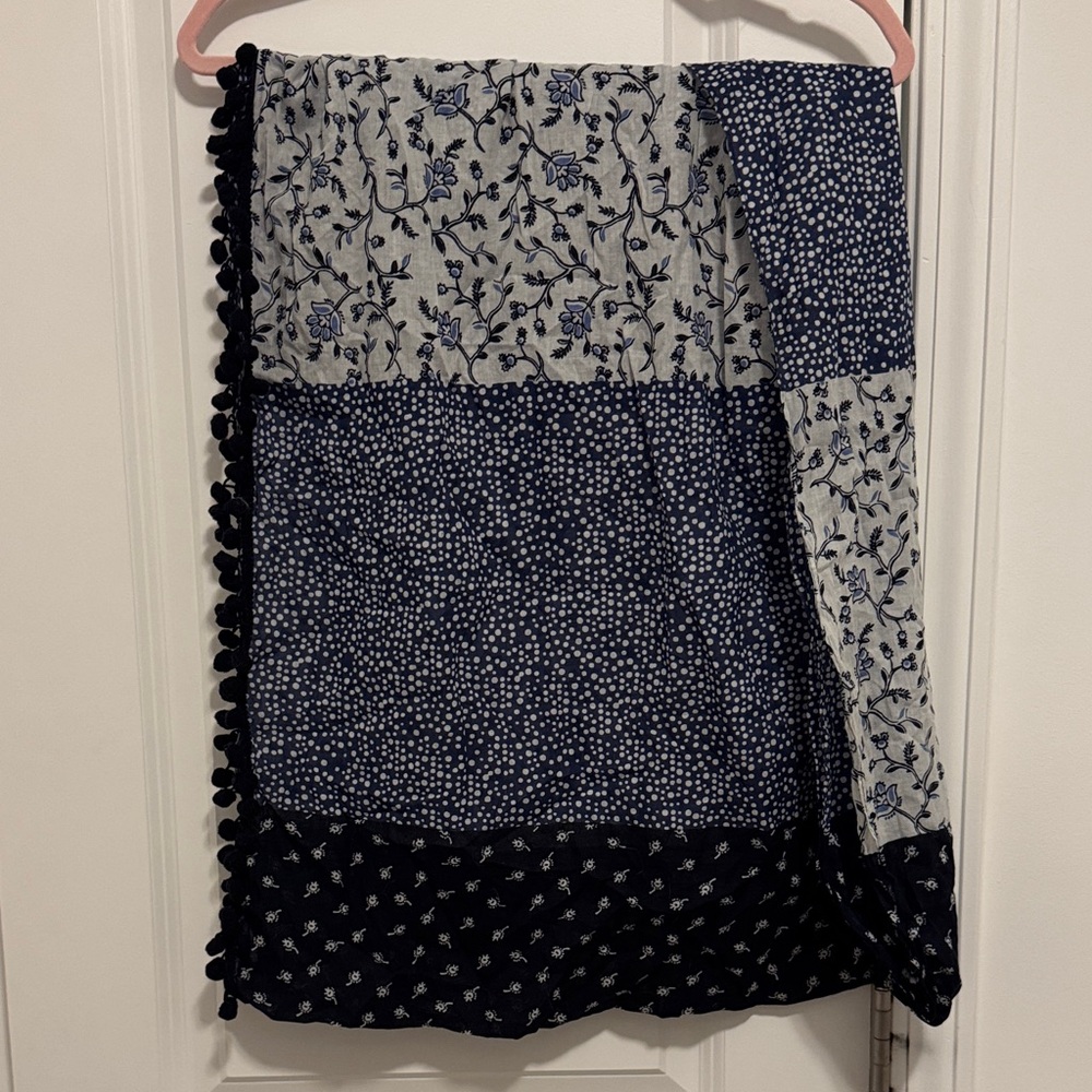 LOFT Navy and White Patterned Loop Scarf